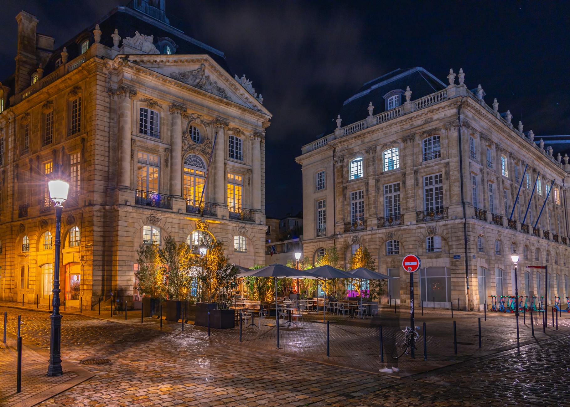 Théâtre des Beaux-Arts à Bordeaux — théâtre des Beaux-Arts Bordeaux extérieur nuit