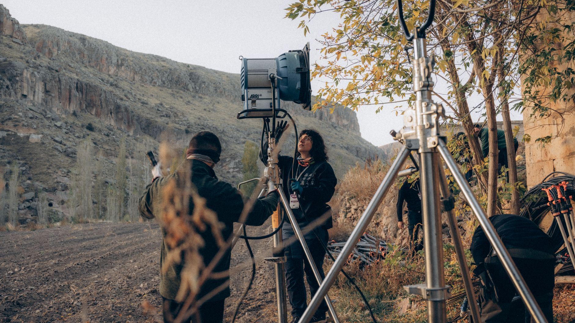 Aimons-nous vivants : le casting sous la loupe, rôle par rôle — lieu de tournage film en extérieur