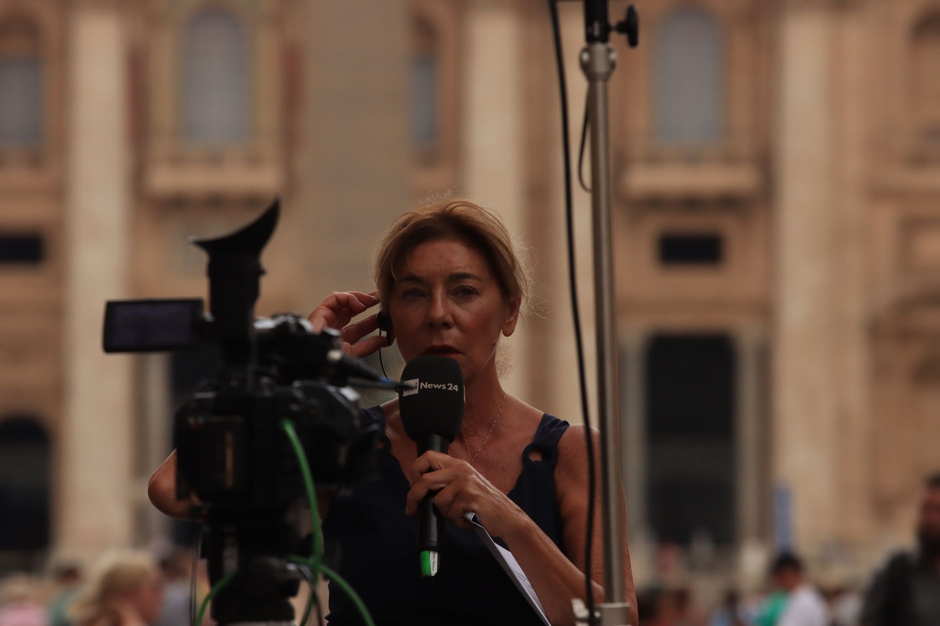 Anne-Claire Coudray sa carrière au — femme présentatrice journal télé