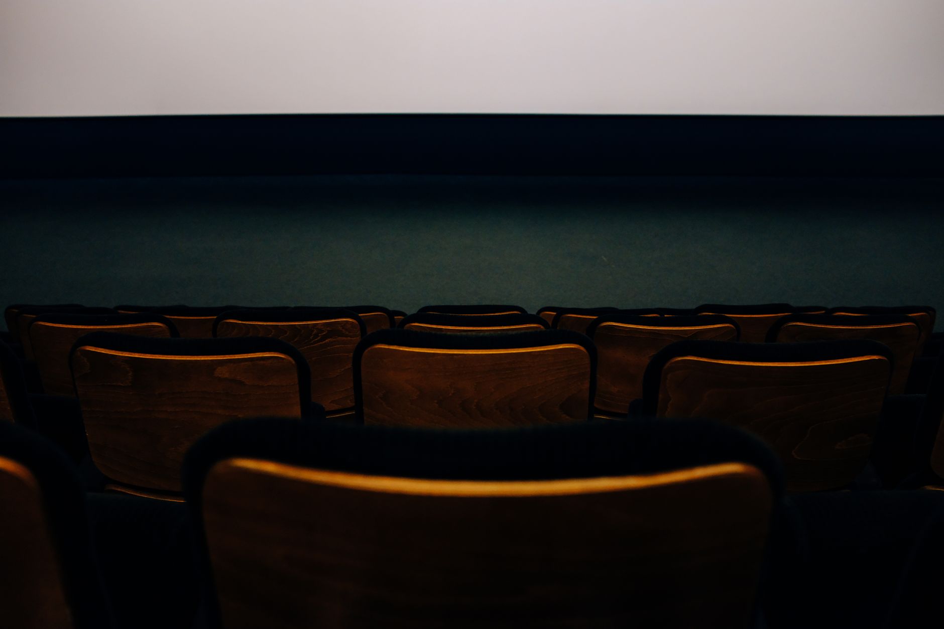 Programme cinéma du Palace à Château-Gontier : comment choisir sa séance — intérieur d'un cinéma avec sièges